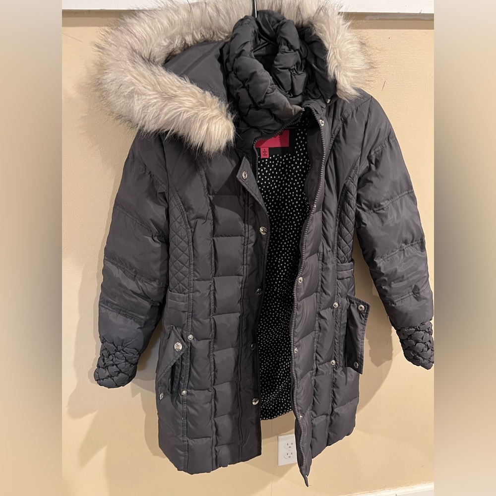 BETSEY JOHNSON BLACK PUFFER COAT. SIZE S.  Preowned.